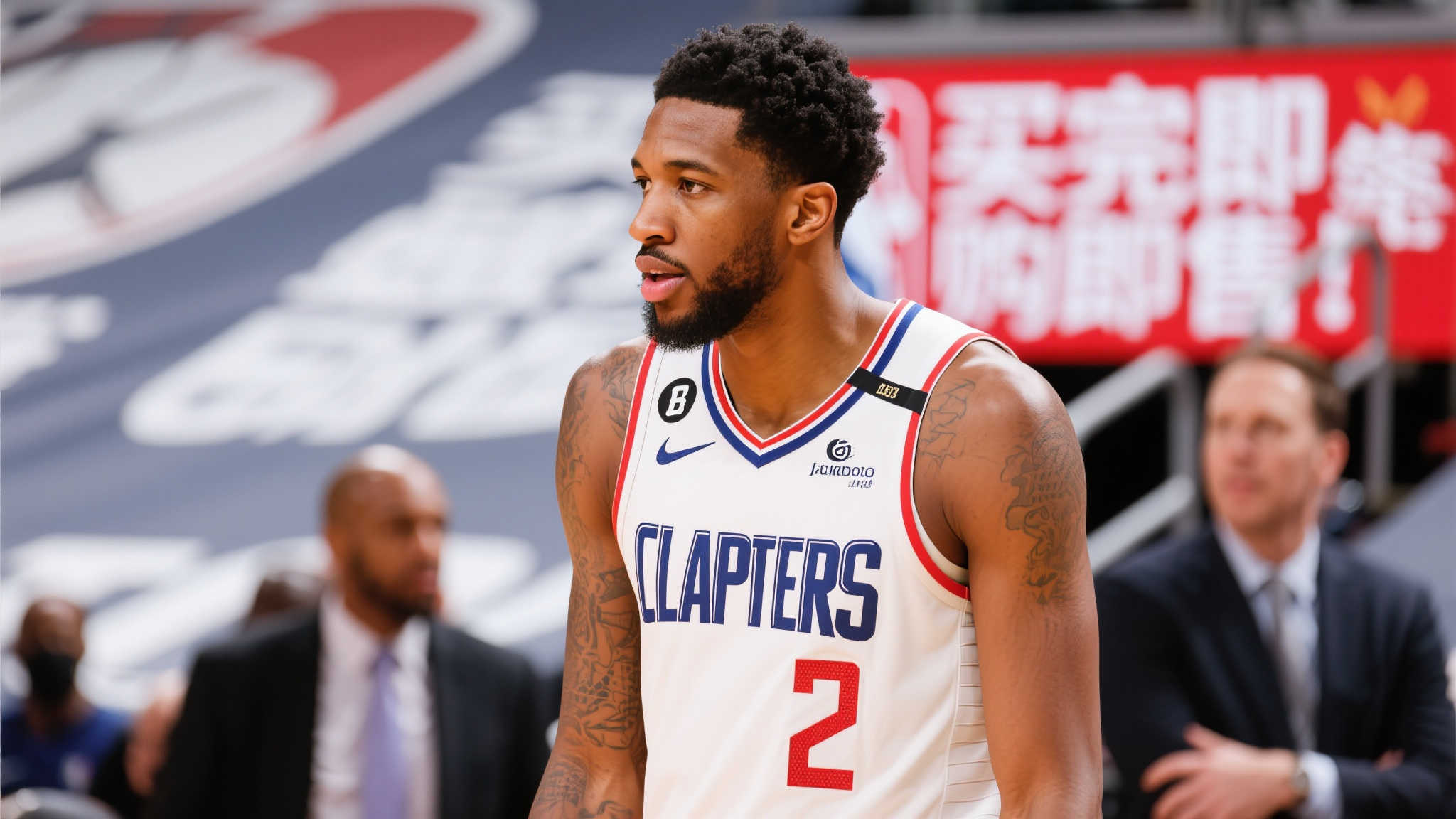 尽管近几年内部分舆论质疑管理层频繁采取“买完即售”